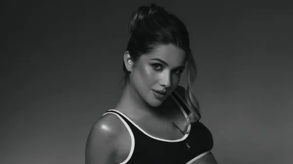 Лелюк підкорила шанувальників ніжними фото з вагітної фотосесії – найпрекрасніше очікування для неї