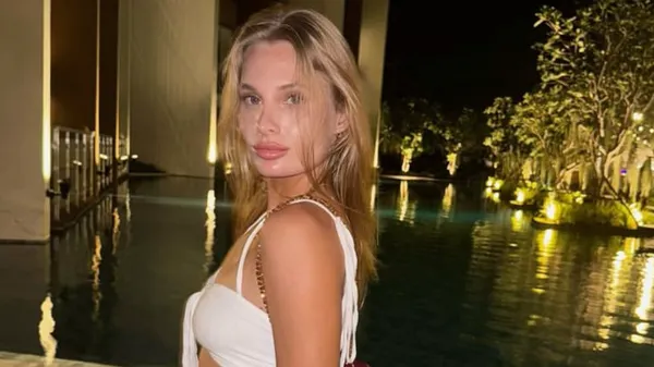 Фантастическая Ястремская излучает обольщение на тренировке – ее стройное тело привлекает внимание