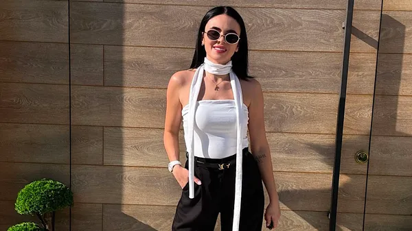 Лунина впервые появилась с голкипером после длительного перерыва: муж выбрал ее, а не сборную