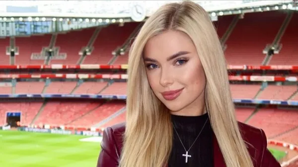 Чарівна Савіна зваблює футболістів ще до початку гри: успіх гарантовано – елегантність та краса