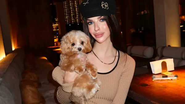 Наречена Очеретька у червоному: гра пристрасті, стилю та витонченості на кожному кроці