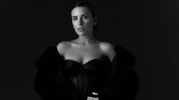 Кандиба вразила елегантним виглядом у розкішному закладі – підкорила всіх бездоганною красою