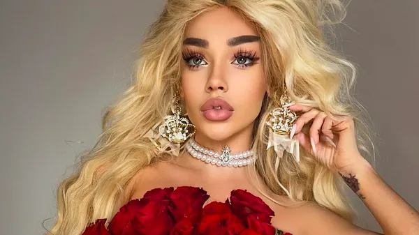 Провокация дня: экс-пассия Вербича поразила голым бюстом и сочными ягодицами в прозрачных трусиках