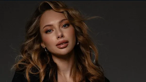 Обраниця Трубіна зачарувала шанувальників під час перегляду матчу – футболіст нею захоплюється