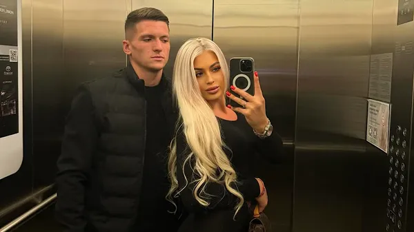 "Афишируем": талант сборной U-21 решился засветить свою загадочную избранницу – несомненно пара года