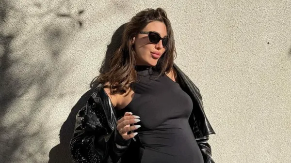 Яскрава обраниця Азарова показала відверту вагітну фотосесію – неймовірна краса