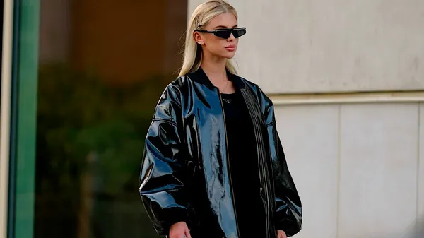 Совсем другая Савина: милые фото с любимцем вместо привычного глянца