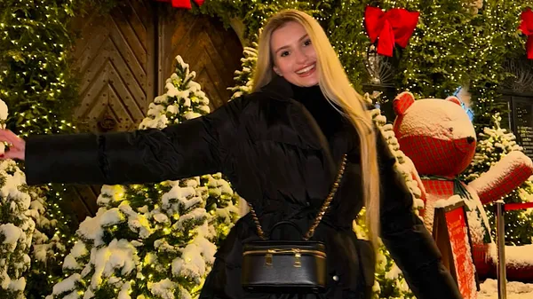 Зіркова ведуча Руху показала стиль і драйв на гірськолижному курорті