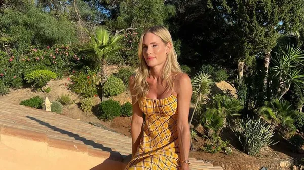 Нереальная красавица в свои 50: жена Фигу разрывает весь мир – сетует, что не было секса 30 дней