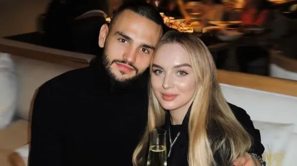 Обраниця гравця Вересу зачарувала фігурою в обтислому вбранні – чоловік оцінив