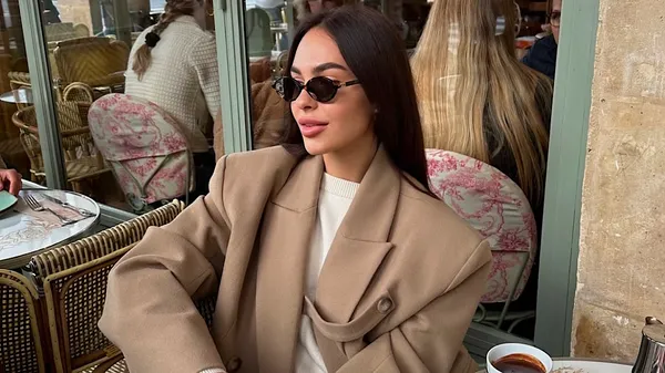 Зимова прогулянка дівчини Шапаренка: краса, сніг та любов до свого пухнастого друга