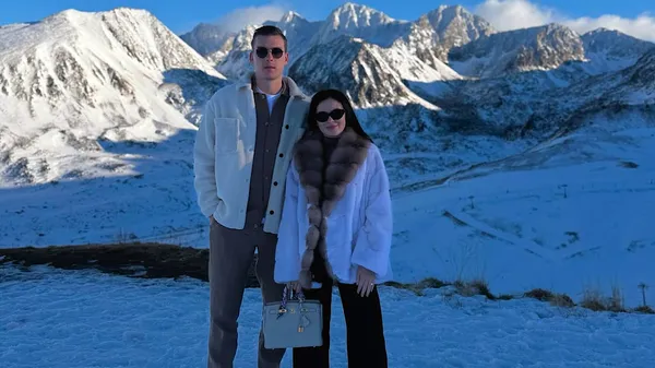 Лунін керує: зіркова обраниця підловила момент майбутнього тренера