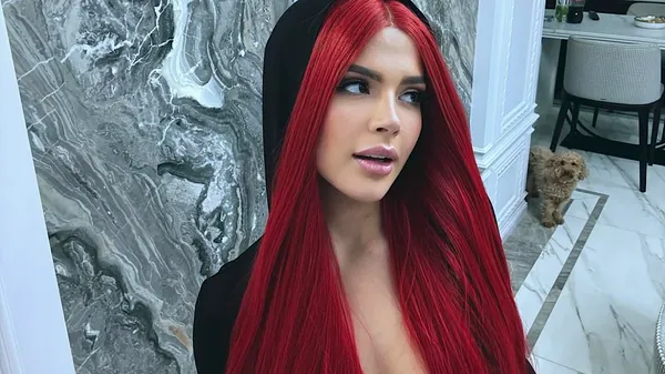 Партнерка Герреро показала розкішну фігуру в ефектному комплекті білизни