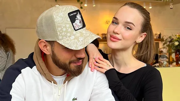 Особливі обійми Бабогла: чи криється за цим натяк на поповнення у зірковій родині...