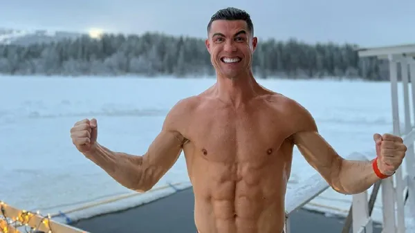 Роналду купается голышом в минус 20 – Джорджина также разделась, покоряя Лапландию