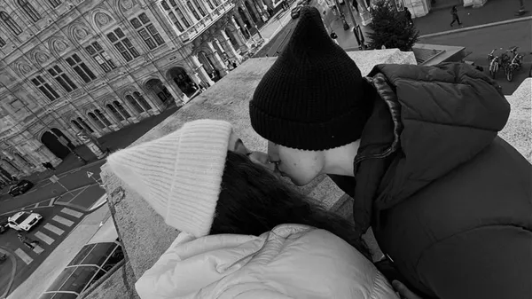 Кревсун отрывается с брюнеткой в обольстительном мини – украинец из Боруссии меняет только позицию