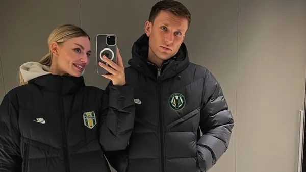 Бабенко закоханий по вуха – те, як він дивиться на свою обраницю, зачарувало всю мережу