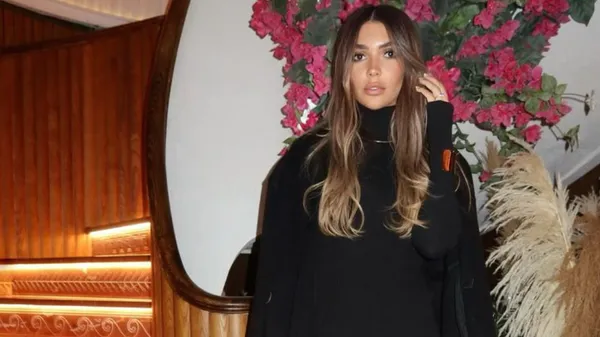 Эффектная жена Яремчука показала великолепную фигуру – облегающий наряд подчеркнул ее стройность