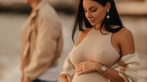 "Створюю щось дуже прекрасне і гарне": фото вагітної дружини Янакова не залишили нікого байдужими