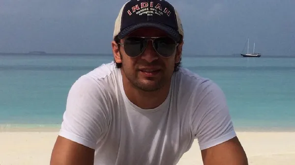 Шовковський в розкішному авто з красунею поруч святкує мить тріумфу – трохи часу і на свій бізнес