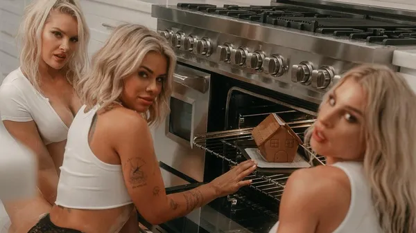 Ванзант безсоромно виставила всі принади у джунглях – легенда UFC заробляє на таких фото статки