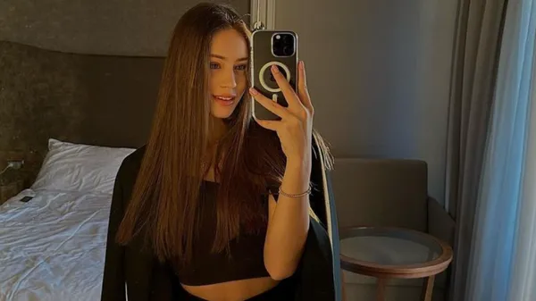 Обраниця Яцика оголила пружні сідниці на пляжі – гарячі фото підкорили Дубай