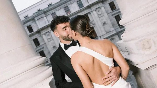 Весільний бум в Арсеналі – партнер Зінченка одружився з красунею у неймовірній сукні, Влада оцінила