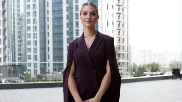 Харлан показала ніжні обійми з коханим – сімейний затишок попри відстань від дому