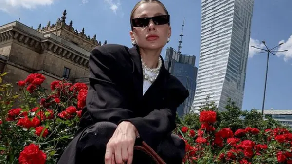 Підбори і гарячий наряд: кохана зірки Динамо влаштувала пікантну фотосесію та привернула увагу