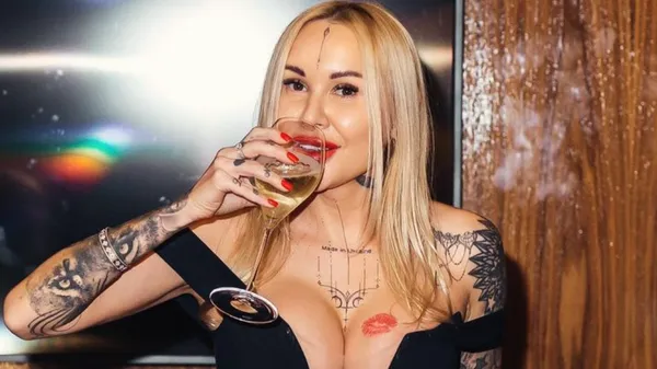 Морозюк привлекла все взгляды на корпоративе в смелом корсете – горячий наряд покорил гостей