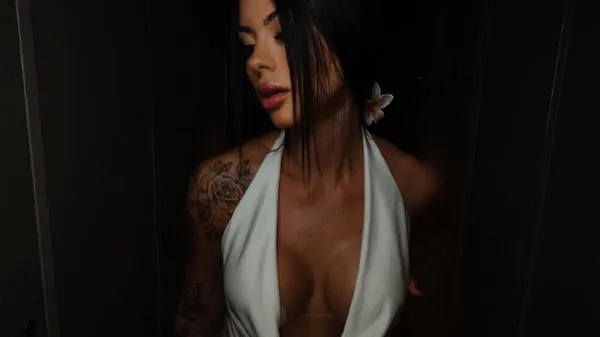 Роковая секс-бомба закрутила роман с Ромарио и его сыном – коллекционерша футболистов определилась