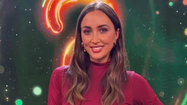 Різатдінова гіпнотизує в спокусливій сукні на телевізійному шоу – її врода закохує