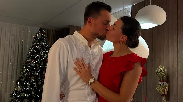 "Люблю этого бородатого кота": Бех-Романчук поделилась романтическим кадром – любовь в воде