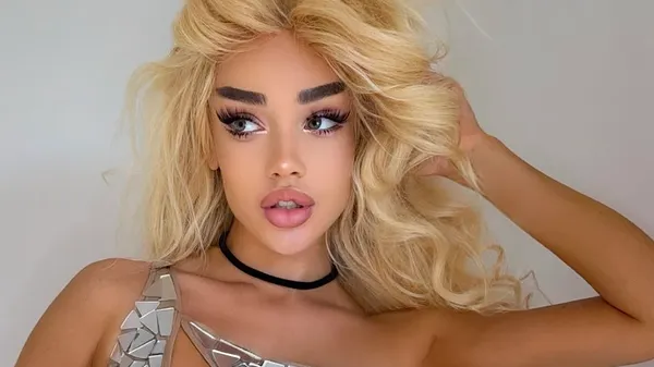 Бывшая пассия Вербича в кружевных трусиках показала сочный зад – она шикарна