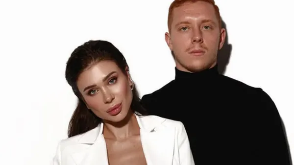 Конопля змінив форму поруч зі звабливою дружиною – новий стиль чи новий етап?