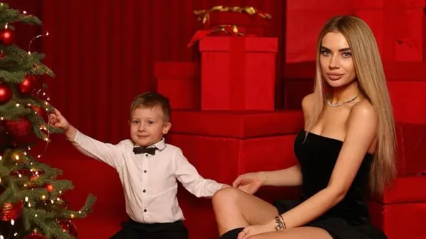 Улюблениця Лучкевича насолоджується горами та брендовими речами в родинному колі