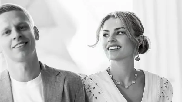 Дружина Зінченка поділилася фото з донькою – маленька копія і татка, і мами