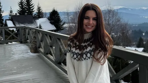 Дружина Калітвінцева оголила спинку та показала ефектне відео – ніжна сукня та розкішний букет