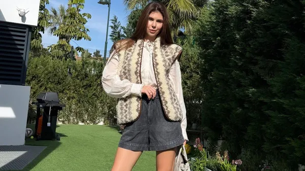 Реброва обессиленная под конец занятия – мечтательница без преувеличения вся мокрая