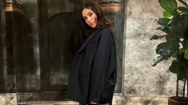 Гострий стиль: Суркіс демонструє зухвалий total black з акцентами