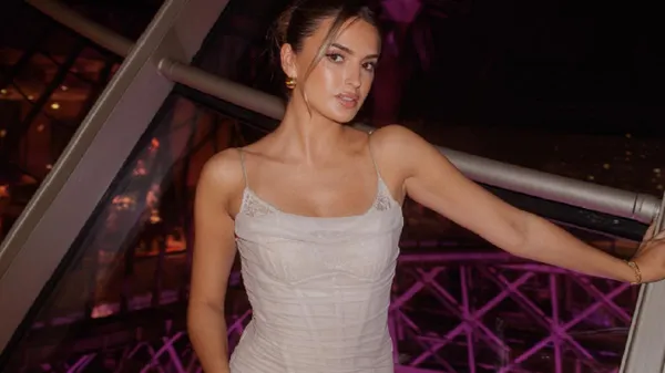 Гламурна кохана зірки Ман Сіті покрасувалася фігурою після вагітності – досконалість без меж