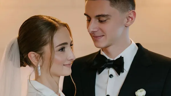 Миколенко з вагітною дружиною сяють після гри: Евертон з українцем обіграв Тоттенхем