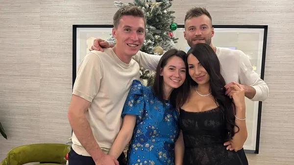 Дружина Ярмоленка вражає сексапільним образом у блискучому міні – відривалися великою компанією