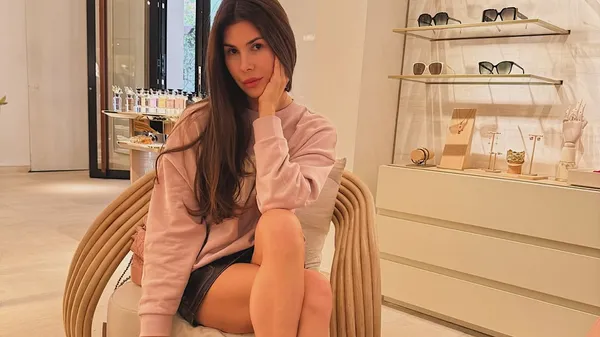 Холодно капець: дружина Реброва на ковзанці підкорює іспанську зиму