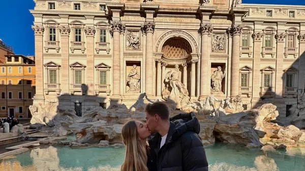 Забарний вламав кохану на цікаве заняття вранці – вона показала, чим займаються на самоті