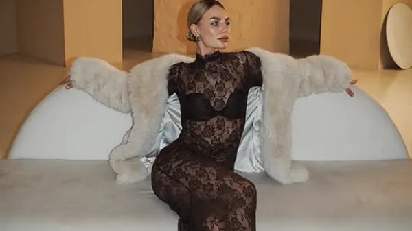 Запальна жона півзахисника Полісся в легінсах похвалилася спортивною фігурою – гаряче тренування