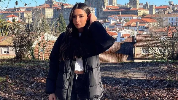 Кохана зірки Барселони вражає ангельською вродою: уся родина гравця її обожнює