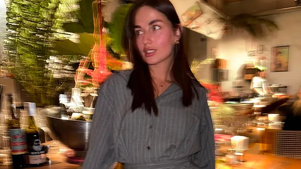 Фатальна красуня: Штогріна стала в ефектну позу під час зйомки – новий виток модної естетики