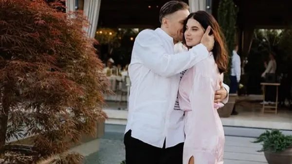 Картонний Усик, Сердючка, Пивоваров: кохана боксера показала, як відсвяткувала його день народження