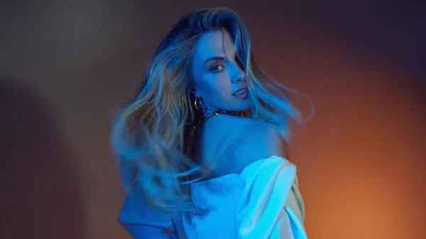 Харлан показала екстремальний відпочинок: на сноуборді у Буковелі й танці з незнайомцями